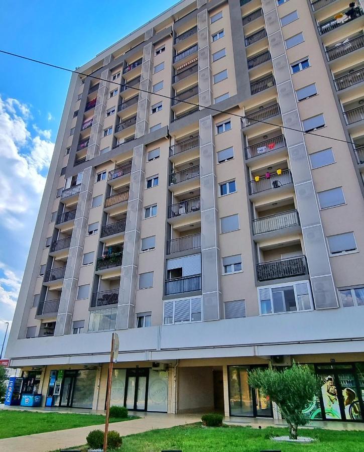 Riverside Apartment 波德戈里察 外观 照片