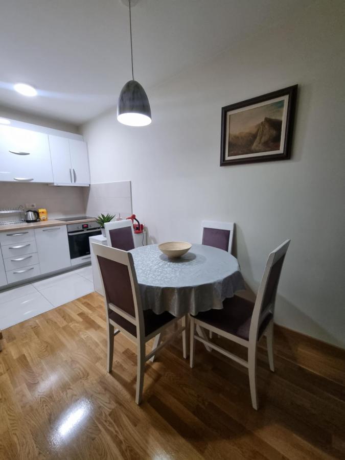 Riverside Apartment 波德戈里察 外观 照片